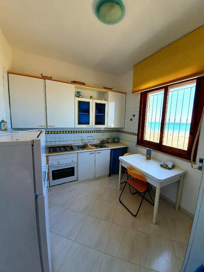 Castellammare Holiday 阿尔卡莫马里纳 0*,