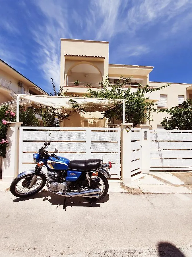 Castellammare Holiday 阿尔卡莫马里纳 公寓