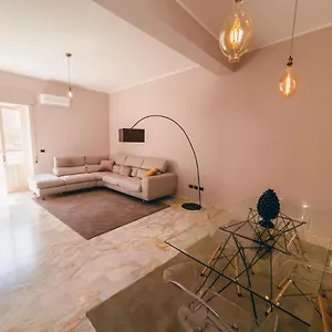  Dom wakacyjny Ficu Palace